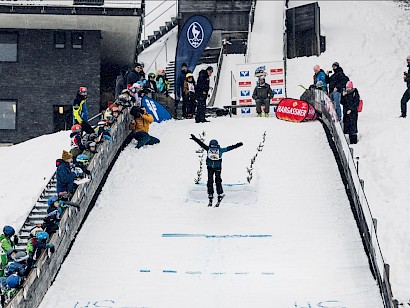 Gelungener Auftakt in Kitzbühel: Andreas Goldberger begeistert Tirols und Vorarlbergs Skisprungnachwuchs Gelungener Auftakt in Kitzbühel: Andreas Goldberger begeistert Tirols und Vorarlbergs Skisprungnachwuchs