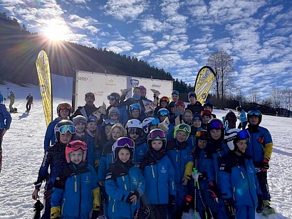 Sonnenschein und Top-Leistungen beim Bezirkscup - Riesentorlauf in Going Sonnenschein und Top-Leistungen beim Bezirkscup - Riesentorlauf in Going
