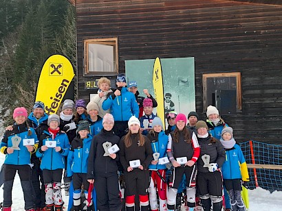 Bezirkscup Riesentorlauf und Technik nach Maß Bezirkscup Riesentorlauf und Technik nach Maß