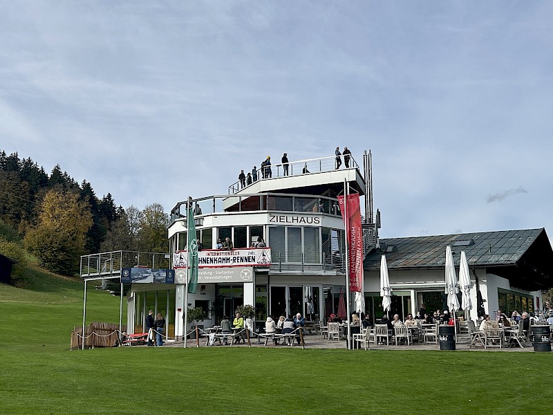 350 Besucher blickten hinter die Kulissen der Hahnenkamm-Rennen 350 Besucher blickten hinter die Kulissen der Hahnenkamm-Rennen